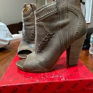 Womans Guess brown booties sz 7 M